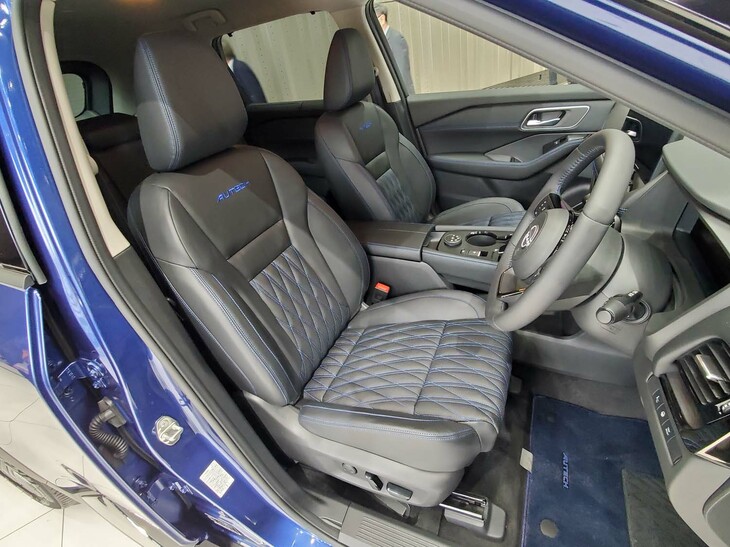 日産エクストレイルAUTECH e-4ORCE アドバンストパッケージ（フロントシート）