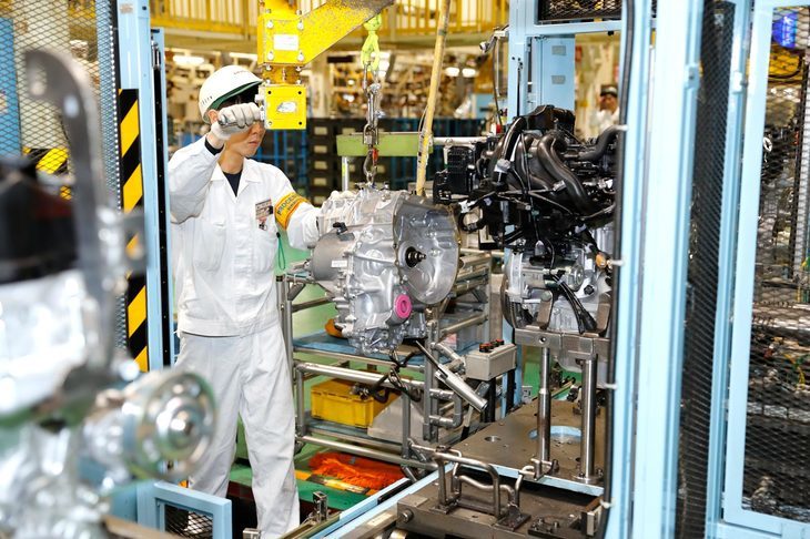 こちらはホンダの軽自動車のパワートレイン組み立て風景。スーパーカーや高級サルーンでなくとも、愛車の生まれる様子を目にできるというのは、クルマ好きならうれしいはずだ。