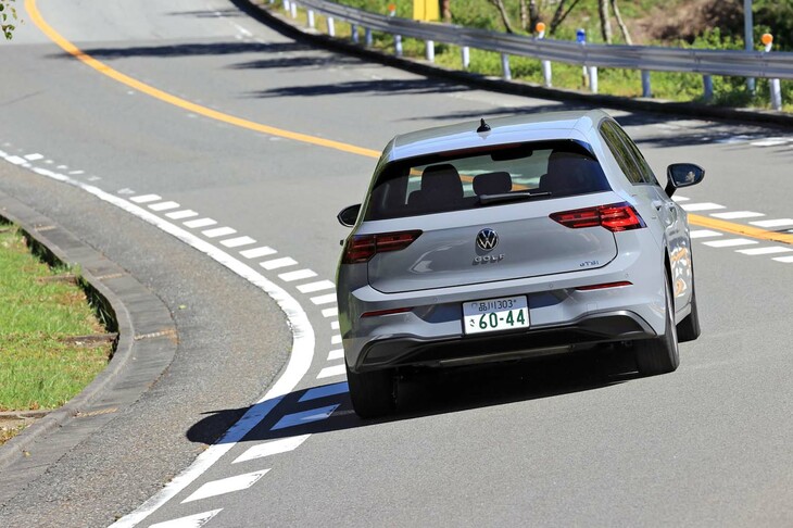 ワインディングロードでも侮れない実力を披露。スポーツタイヤのような踏ん張り感はないが、荷重をかければしっかりとコーナリングフォースが発生する。