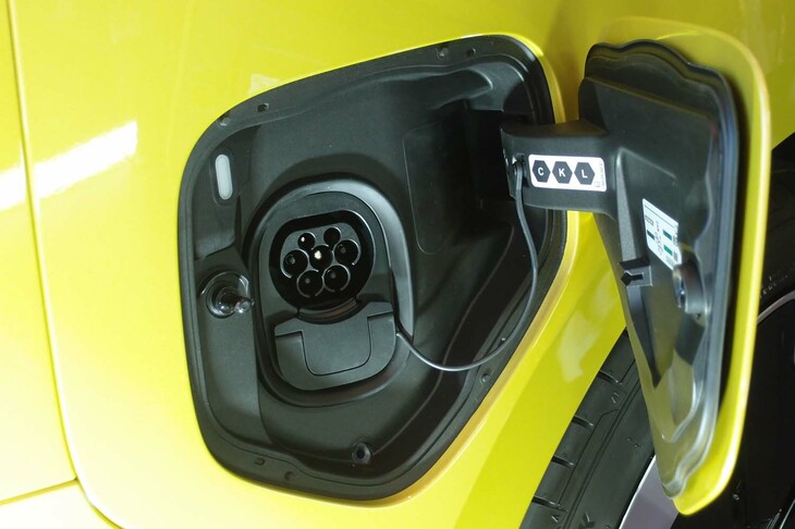 フォルクスワーゲンID.Buzz（給電口）