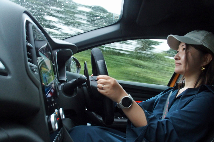 webCGの大和は、「運転して楽しいクルマ」にこだわりを持つ関係者随一のスポーツカーフリークである。現在の愛車は「メガーヌR.S.ウルティム」と同じ最高出力300PSの1.8リッター直4直噴ターボエンジンをミドシップする「アルピーヌA110 GT」。過去に「アウディR8スパイダー」や「ホンダS660バージョンZ」といったミドシップカーも乗り継いできた。