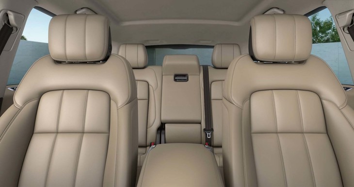 「レンジローバー スポーツ50thコレクション」のインテリア。