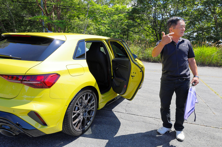 【アウディRS 3スポーツバック】
	ボディーサイズ：全長×全幅×全高＝4380×1850×1435mm／ホイールベース：2630mm／車重：1610kg／駆動方式：4WD／エンジン：2.5リッター直5 DOHC 20バルブ ターボ／トランスミッション：7段AT／最高出力：400PS（294kW）/5600-7000rpm／最大トルク：500N・m（51.0kgf・m）/2250-5600rpm／タイヤ：（前）265/30ZR19 93Y／（後）245/35ZR19 93Y（ブリヂストン・ポテンザ スポーツ）／燃費：10.6km/リッター（WLTCモード）／価格：906万円
	
	【取材時の燃費データ】
	テスト距離：395.4km（市街地1：高速道路7：山岳路2）／使用燃料：42.96リッター（ハイオクガソリン）／参考燃費：9.2km/リッター（満タン法）／9.1km/リッター（車載燃費計計測値）