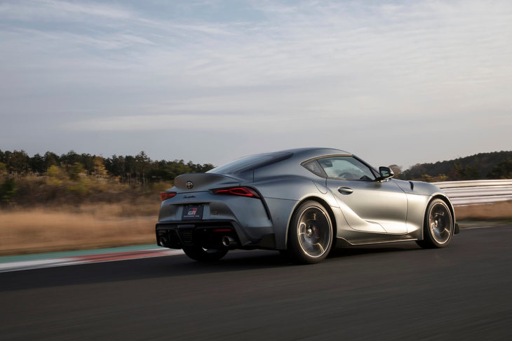 トヨタ・スープラ（ドライビング）