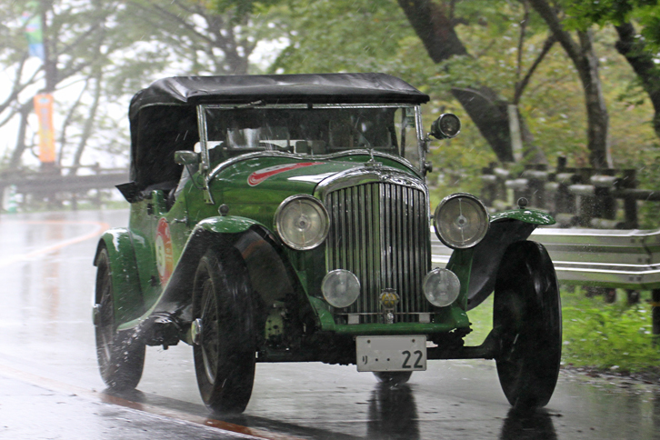 数少ない戦前車の1台だった1935年「ベントレー3.5リッター」。Aコースで3位に入賞した。