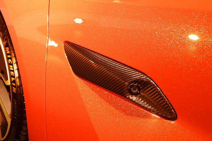 ロータス・エメヤ（先進運転支援システムのカメラ）