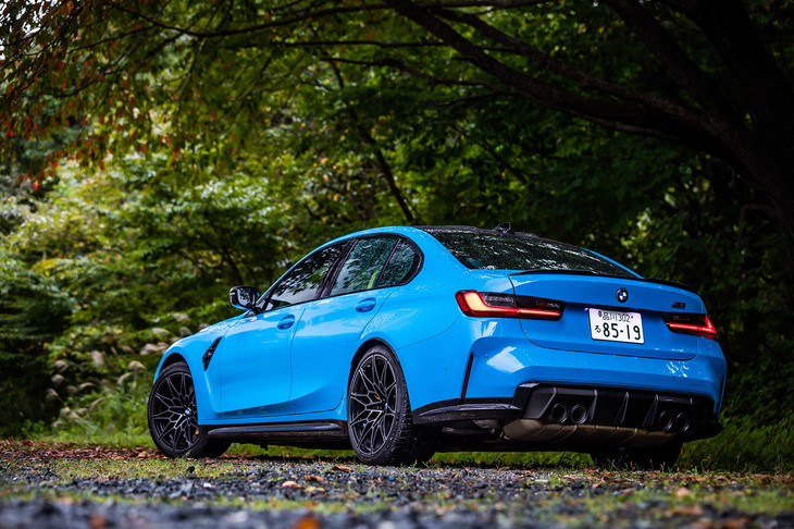 ボディーサイズは全長×全幅×全高＝4805×1905×1435mm、ホイールベースは2855mm。全幅はベースとなった「3シリーズ」よりも80mmワイドな設定だ。