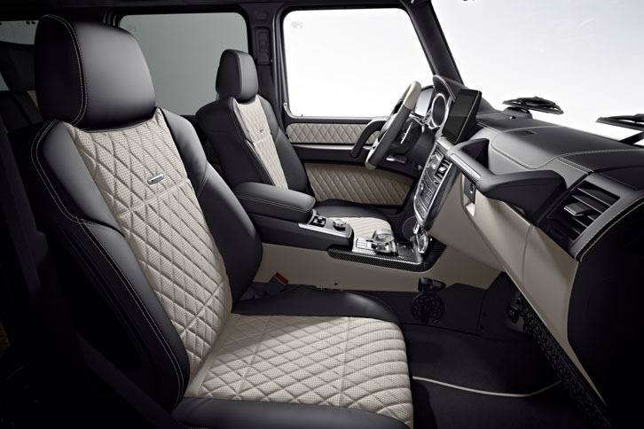 限定24台のポーセレンのインテリア。