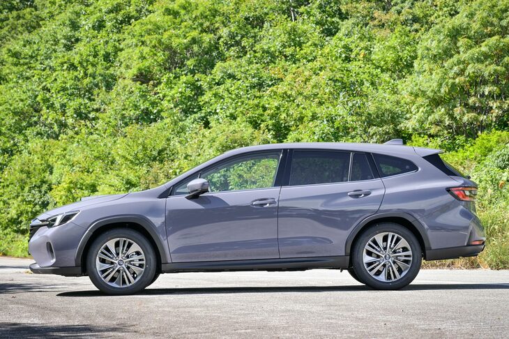 スバル・レヴォーグ レイバック リミテッドEX（サイド）