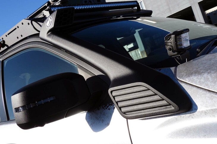 三菱トライトンSNOW SHREDDER CONCEPT（シュノーケル）