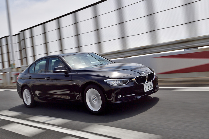 筆者の“エリート特急”こと「BMW 320dスポーツ」。（写真＝池之平昌信）