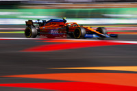コンストラクターズランキング3位だったマクラーレンは、フェラーリに3.5点差と近づかれていたが、メキシコで逆転を許すことになる。ダニエル・リカルドがフェラーリの間に割って入る予選7位を取るも、スタートでボッタスと接触しポイント圏外にはじき出され12位完走、無得点に終わった。僚友ランド・ノリス（写真）は、パワーユニット交換による降格で後方18番グリッドからスタート。45周目まで長い第1スティントを走り、10位入賞で1点を追加。コンストラクターズランキングは4位に落ちてしまった。（Photo=McLaren）