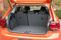 ラゲッジルームの容量は351リッター。リアのシートバックをすべて倒せば、1125リッターまで拡大できる。