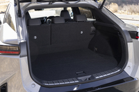 荷室の容量は522リッター。9.5インチのゴルフバッグを3つ、または容量110リッターと97リッターのスーツケースを1つずつ積めるという。