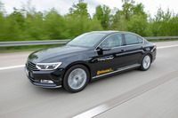 自動車部品メーカーとして世界第2位の規模を誇るコンチネンタル。手がける分野は多岐にわたり、自動運転技術の開発にも積極的に取り組んでいる。写真は高速道路における自動運転機能「クルージングショーファー」の試験車両。