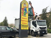 資源ゴミの回収車だった。