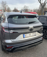 「ルノー・オーストラル」のサイズ感やユーティリティー、走りの良さはなかなかのもので、価格次第では日本でも人気が出るのではないかと思える。