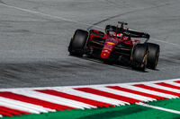 マシントラブルや作戦ミスなどで、3カ月もの間勝利から遠ざかっていたルクレール（写真）が、オーストリアGPでついに今季3勝目を飾った。予選Q3では赤旗中断で十分にタイヤに熱を入れられず僅差の2位。スプリントでは僚友カルロス・サインツJr.とのポジション争いの末に2位と、みすみすフェルスタッペンの勝利を許す結果となったが、レースでは見事に形勢逆転。なんとフェルスタッペンを3回もオーバーテイクし勝利を手にした。チャンピオンシップでは2位に上昇、ポイントリーダーのフェルスタッペンとの差は38点である。（Photo=Ferrari）