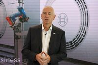 ボッシュのグローバルおよび日本での業績について説明する、同社日本法人のクリスチャン・メッカー社長。