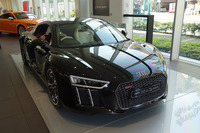 世界に1台！　「The Audi R8 Star of Lucis」お披露目会の会場から
