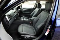 オプション「ダコタ・レザー」を選択した、テスト車の前席。シートヒーターも含まれる。