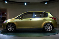 
	「プチ・プレミアムカー」を標榜する、5ナンバーサイズの5人乗りワゴン。広く上質な室内空間によるコンフォート、取り回しのよさやシートアレンジなど使い勝手のコンフォート、とコンフォート（快適）を随所に散りばめたコンセプトカーである。
	フロントシートはセダン並に大きく、リアシートは可倒ロングスライド式で最大240mm移動可能。広いラゲッジスペースを作り出せるという。明るいベージュを基調としたキャビンには、モダンなトリムやITインターフェイス、大型モニターなどが配される。
	【スペック】
	全長×全幅×全高＝4240×1695×1550mm／ホイールベース＝2600mm／5人乗り／FF
	 