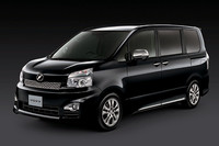 「トヨタ・ヴォクシーZS“煌（きらめき）III”」