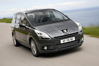 「プジョー5008」