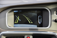 リアビューカメラの表示画面。2015年モデルでは標準装備となった。
    