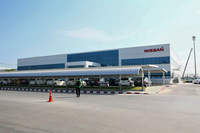 日産は現在、タイのサムットプラカーン県に隣り合う形で2つの工場を持っている。このうち2014年7月に稼働した新工場は、「NP300ナバラ」の生産に合わせて開設されたものだ。
    