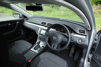 ステアリング操作などから、ドライバーの疲労や眠気を感知するドライバー疲労検知システム「Fatigue Detection System」を標準装備。休憩が必要だと判断すると、インジケーター表示と警告音で注意をうながす。