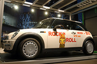 
	こちらは、奈良美智さんのデザイン。
	 