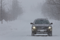 旅のゴールである当別町は、ご覧の通りの猛吹雪。外気温計は常にマイナスを示していた。
    