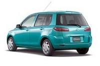 
	ベーシック版たる「Casual（カジュアル）」。
	【スペック】Casual（1.3リッター/5MT）：全長×全幅×全高＝3925×1680×1530mm/ホイールベース＝2490mm/車重＝1060kg/駆動方式＝FF/1.3リッター直4DOHC16バルブ（91ps/6000rpm、12.6kgm/3500rpm）/車両本体価格＝107.0万円
	 