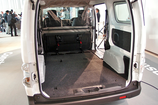 日産からワンボックス型EV「e-NV200」が登場 【ニュース】 - webCG