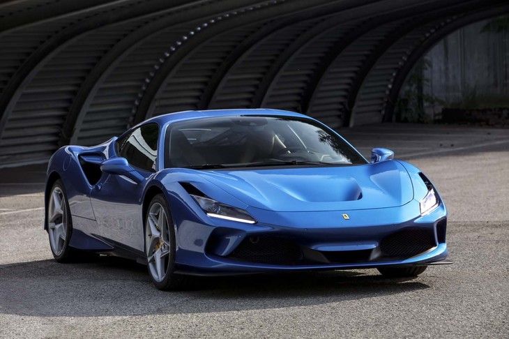 フェラーリF8トリブート