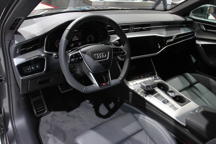 アウディA6アバント