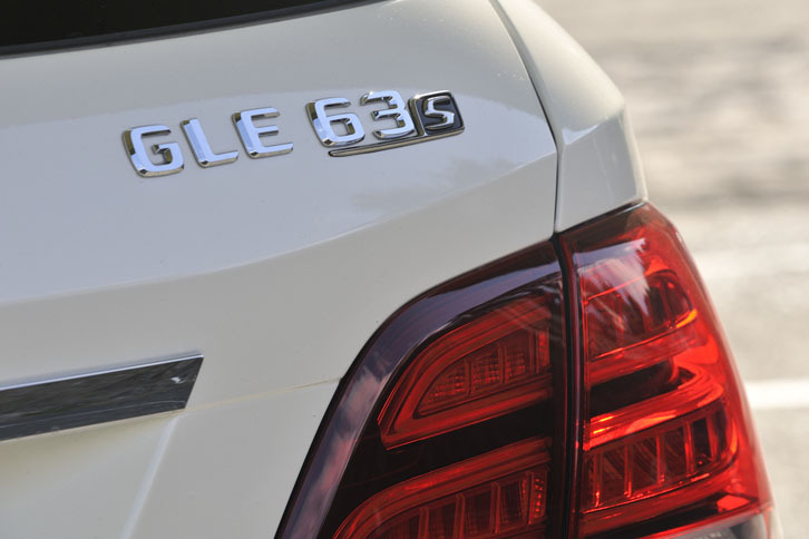 
	現時点では「350d」と「63 S」のみという思い切ったラインナップ構成をとる「GLE」シリーズ。今回試乗したのは後者。車両価格は1740万円。
	