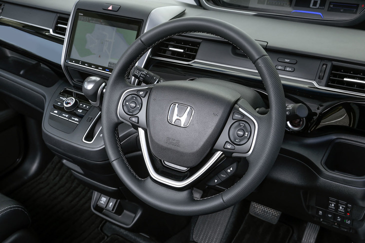 ホンダ・フリード モデューロX Honda SENSING（ステアリングホイール）