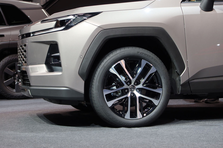 トヨタRAV4コア（フロントまわり）