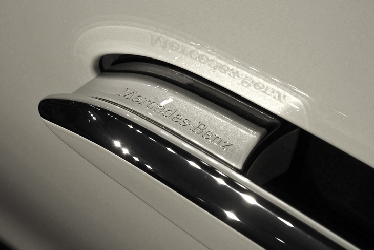 メルセデス・マイバッハSクラス（ドアハンドル）