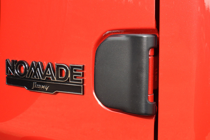 スズキ・ジムニー ノマド（ヒンジカバー）