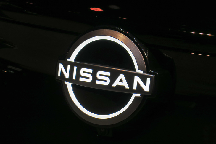 日産アリア リミテッド（日産エンブレム）