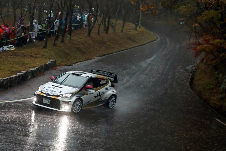 ナショナルクラス2位の村田康介とコンビを組むのは、元SKE48の梅本まどかだ。