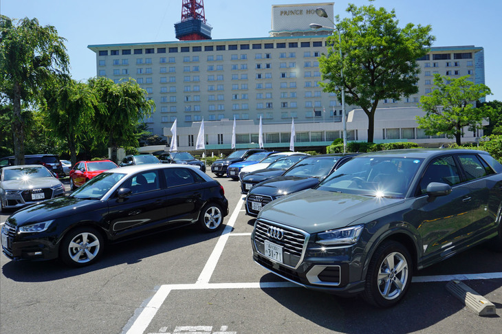 東京・芝公園の東京プリンスホテルの駐車場に並べられた、アウディオンデマンドに供される車両。