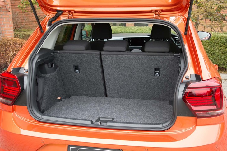 ラゲッジルームの容量は351リッター。リアのシートバックをすべて倒せば、1125リッターまで拡大できる。