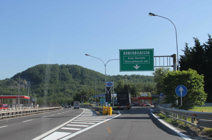 A1号線フィレンツェ～ボローニャ間の旧道は1960年の開通。途中、ロンコビラッチョの出口は……？