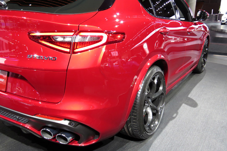 アルファ・ロメオ・ステルヴィオ クアドリフォリオ