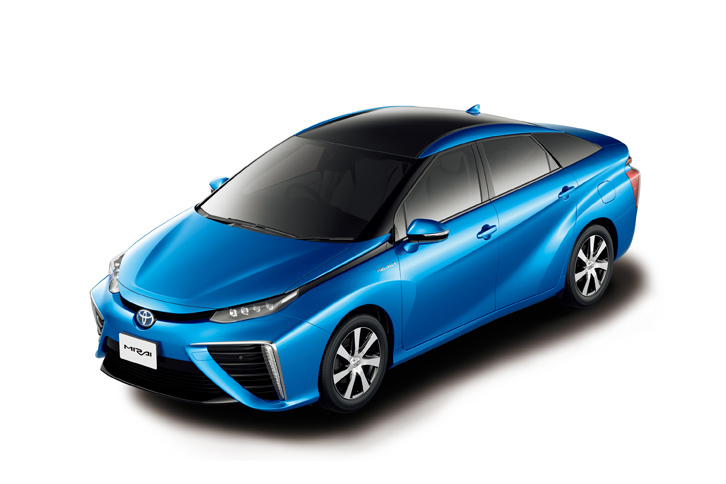 世界初の市販型燃料電池車として2014年12月に発売された「トヨタ・ミライ」。