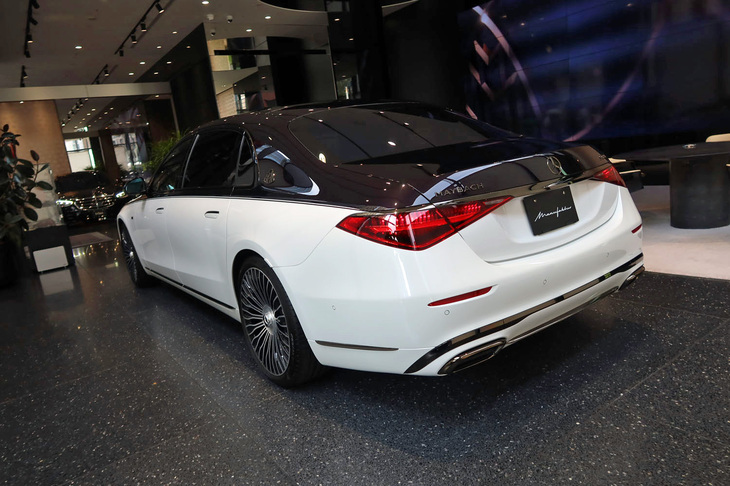 メルセデス・マイバッハS680エディションノーザンライツ